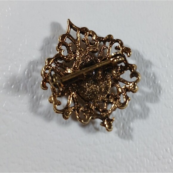 Vintage Gold Tone Metal Faux Pearl Pin Brooch Small - Picture 7 of 8